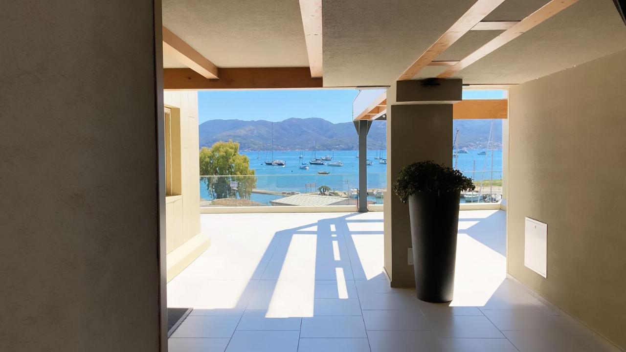 Fronte Mare Suites - Argonautivacanze ポルトフェッラーイオ エクステリア 写真
